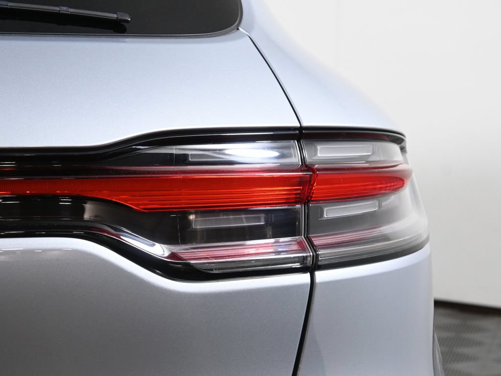 Used 2024 Porsche Macan AWD/4WD image 13