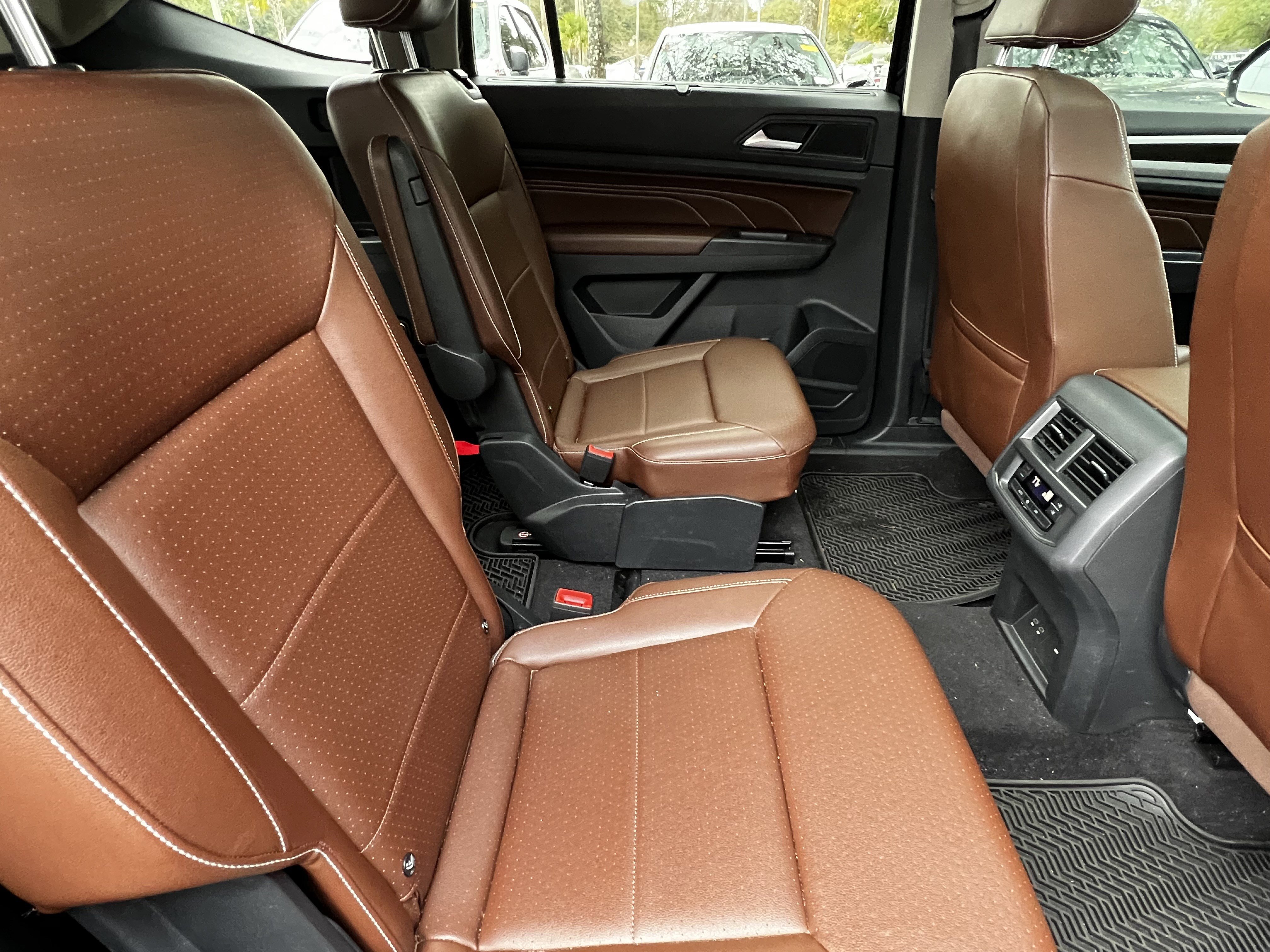 Used 2021 Volkswagen Atlas SE w/ Panoramic Sunroof Package image 40