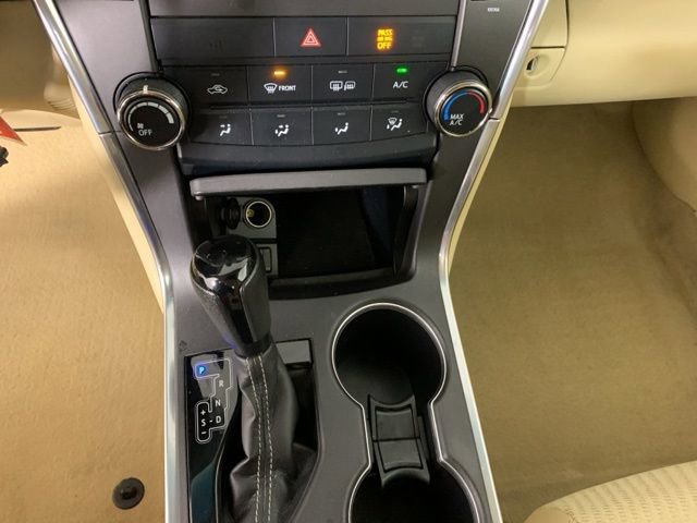 Used 2015 Toyota Camry LE image 23