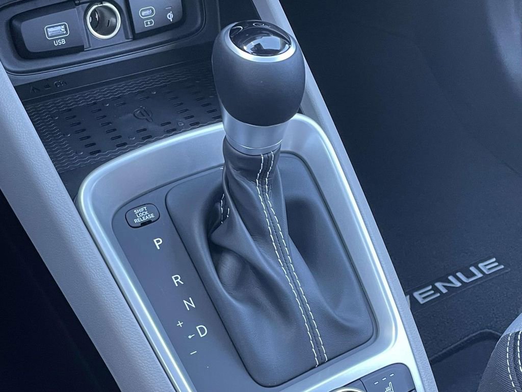 New 2026 Hyundai Venue SEL FWD image 31