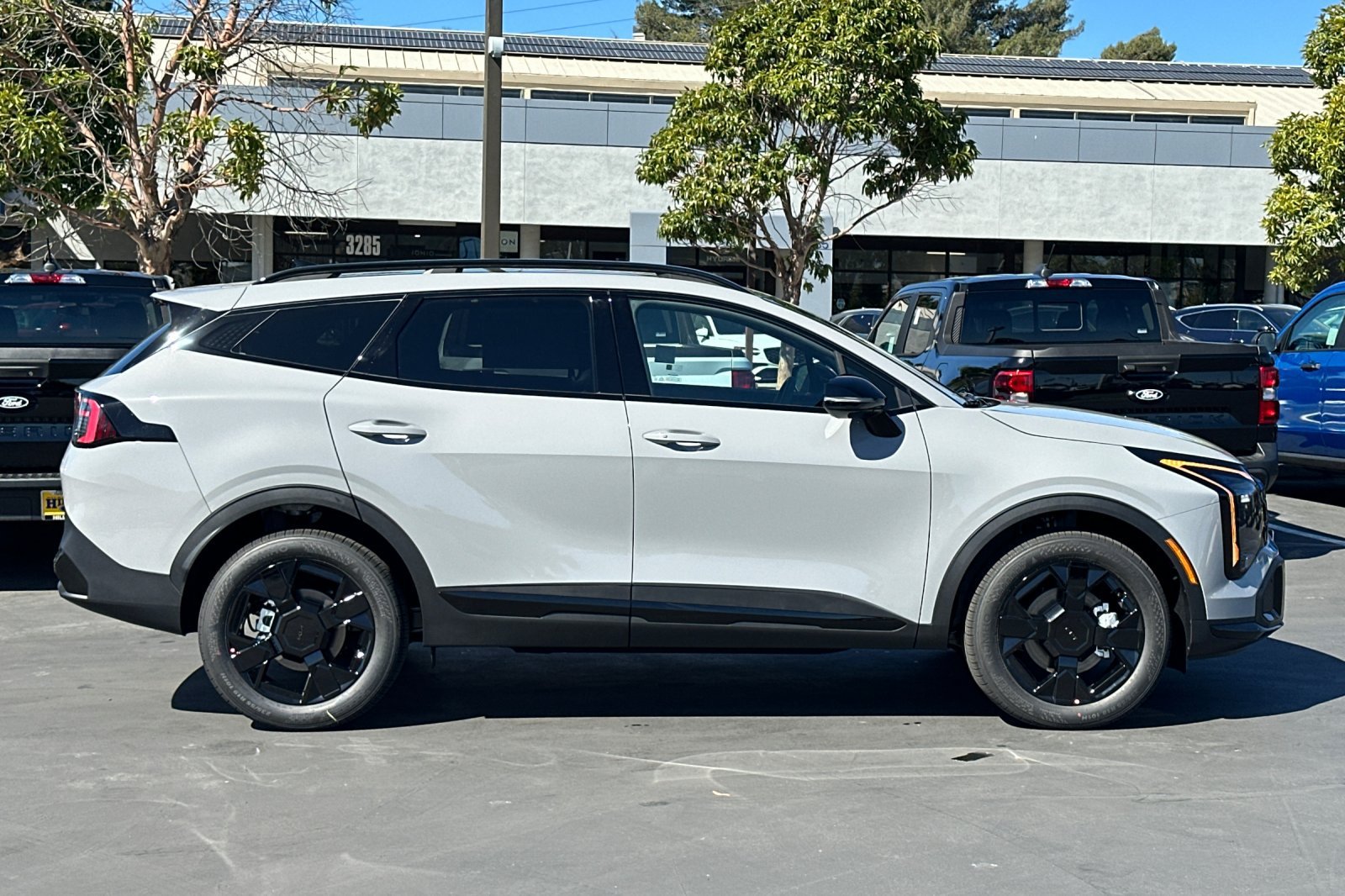 New 2027 Kia Sportage X-Line AWD/4WD image 3