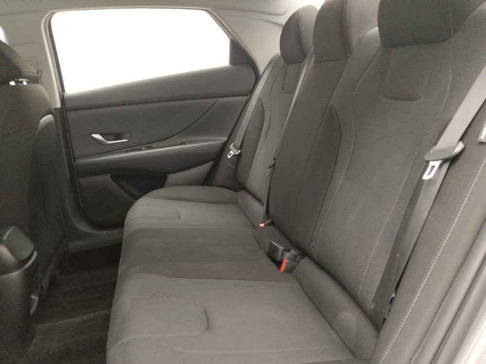Used 2024 Hyundai Elantra SE image 18