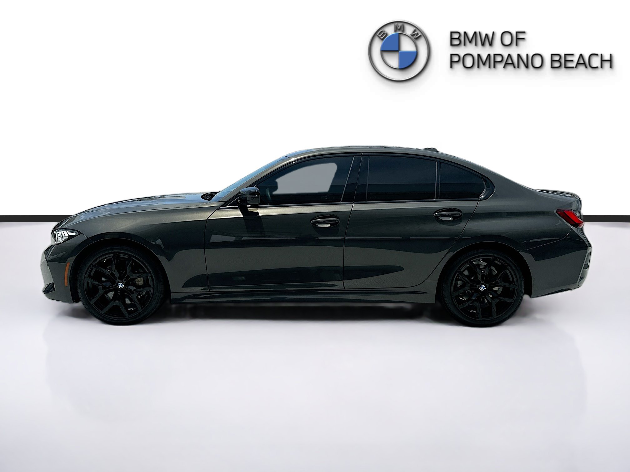 Used 2025 BMW 330i Sedan w/ M Sport Package RWD image 4