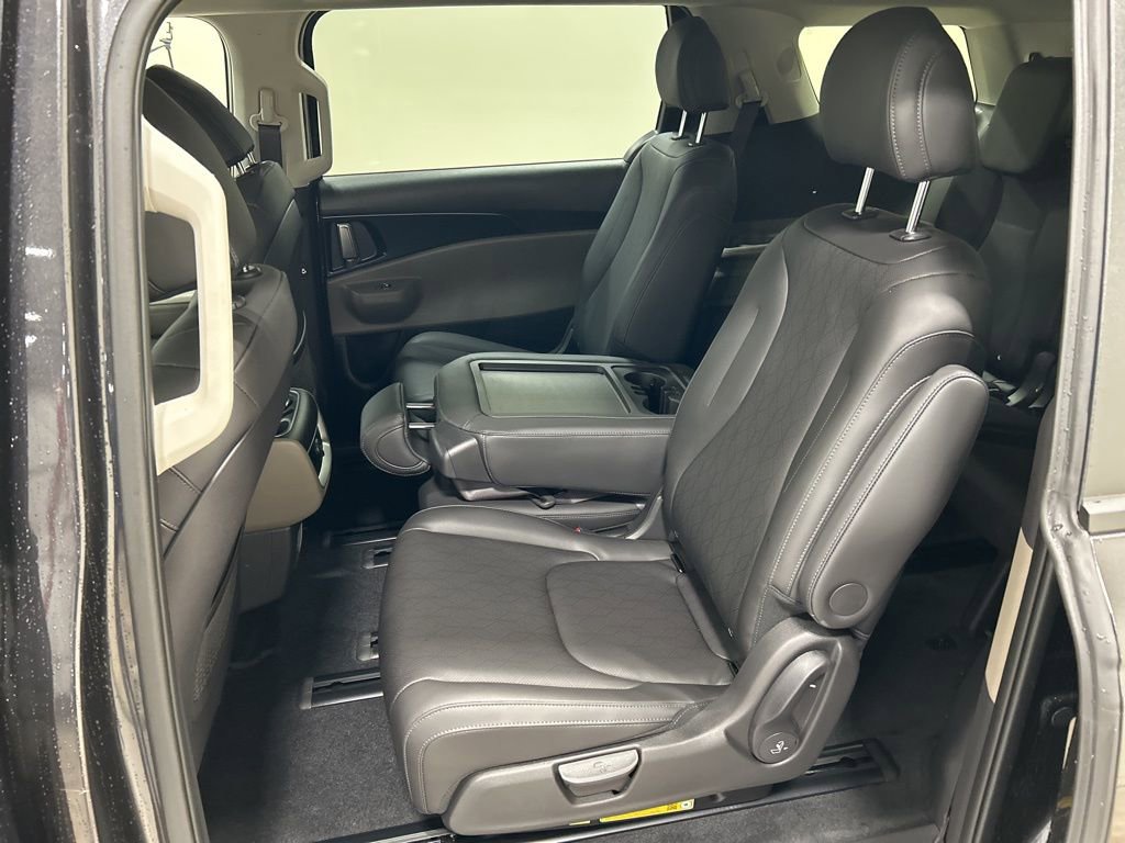New 2026 Kia Carnival image 24