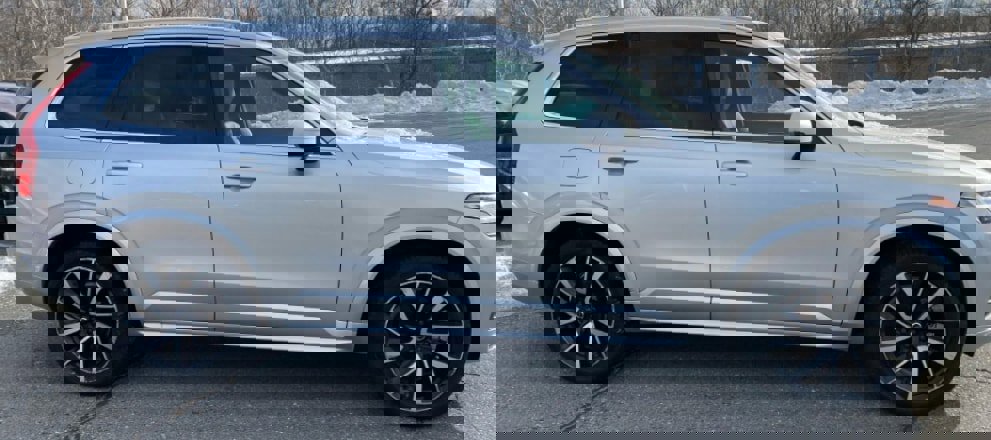 Used 2022 Volvo XC90 T6 Momentum image 11