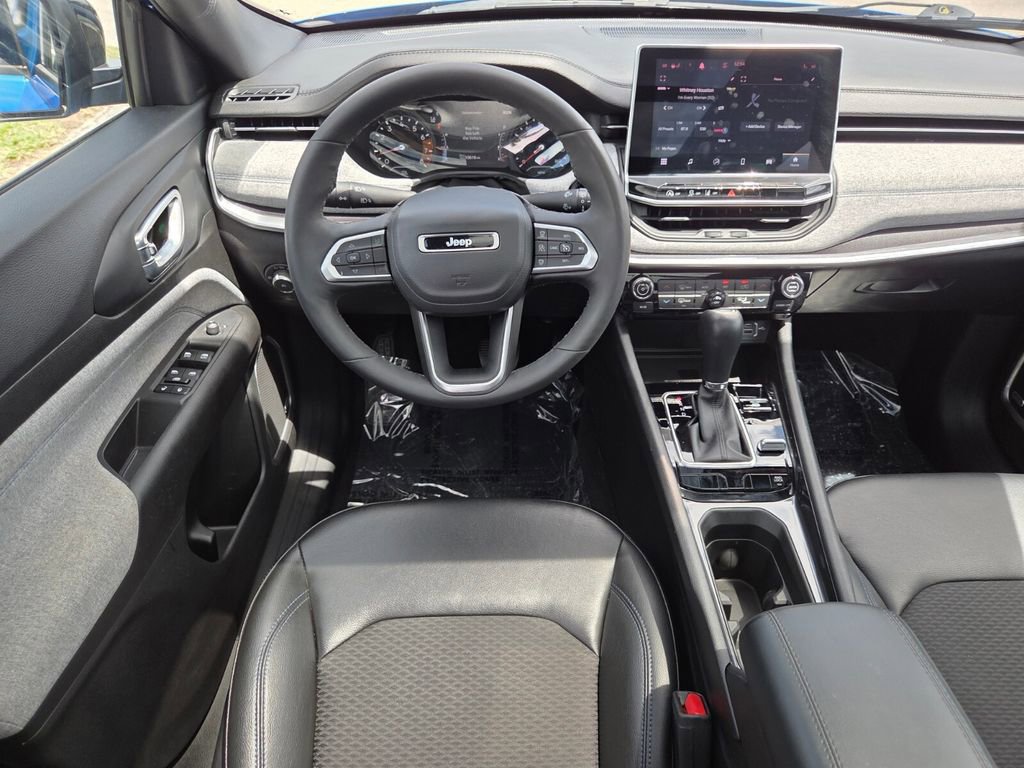 Used 2023 Jeep Compass Latitude w/ Sun and Sound Group image 21