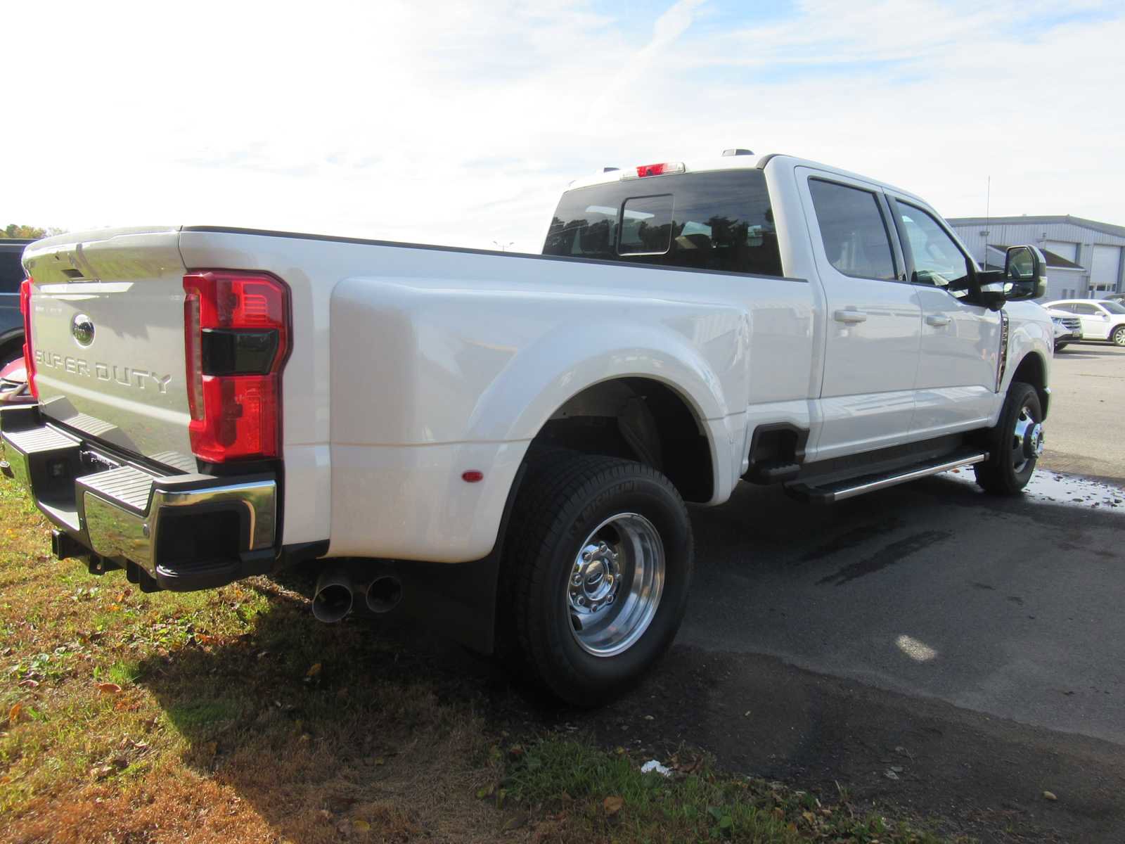 Used 2023 Ford F350 Lariat image 5