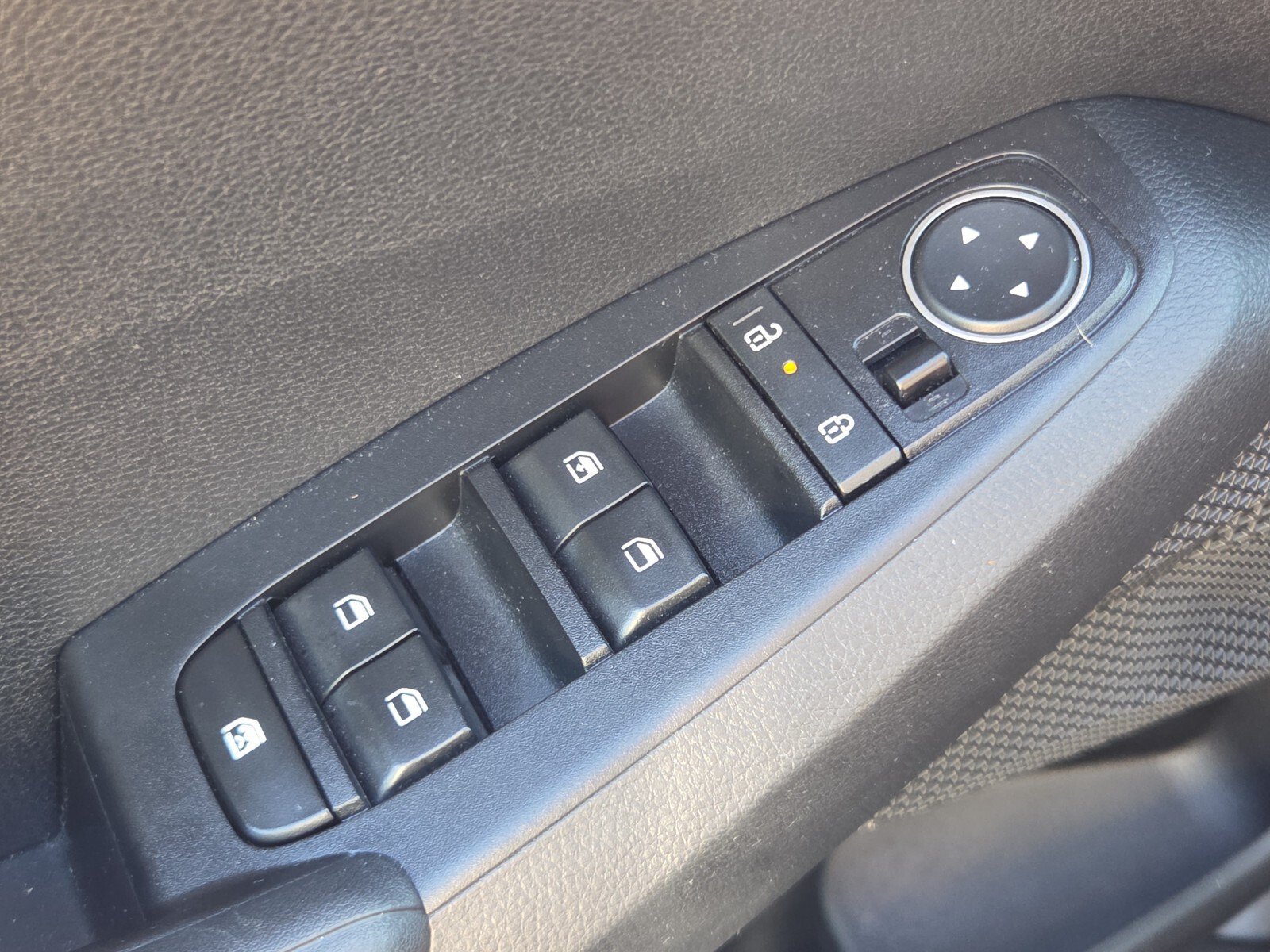 Used 2024 Kia Seltos LX AWD/4WD image 30