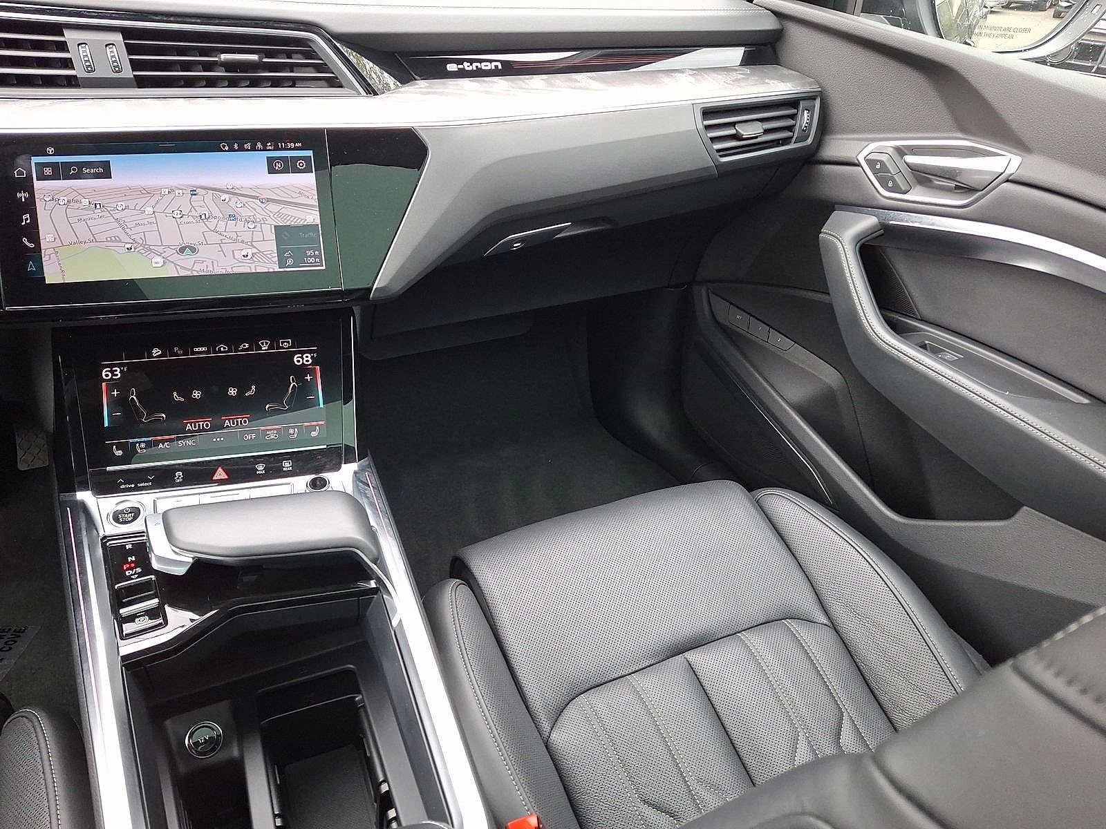 Certified 2024 Audi Q8 e-tron Prestige AWD/4WD image 11