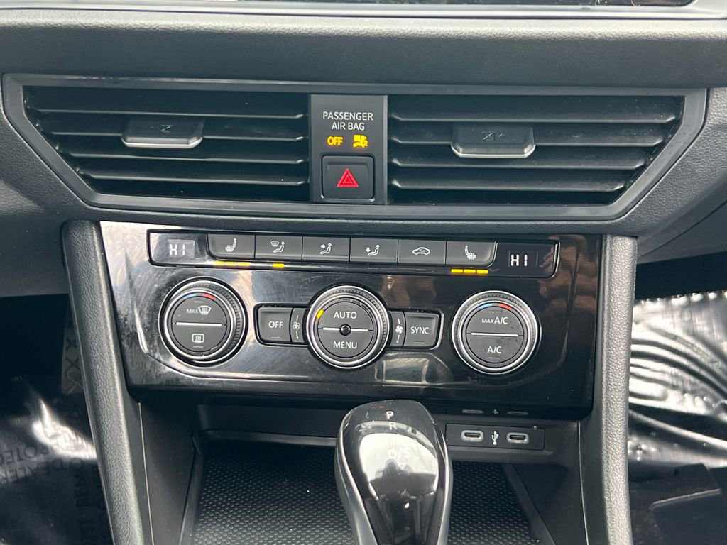 Certified 2024 Volkswagen Jetta SE image 24