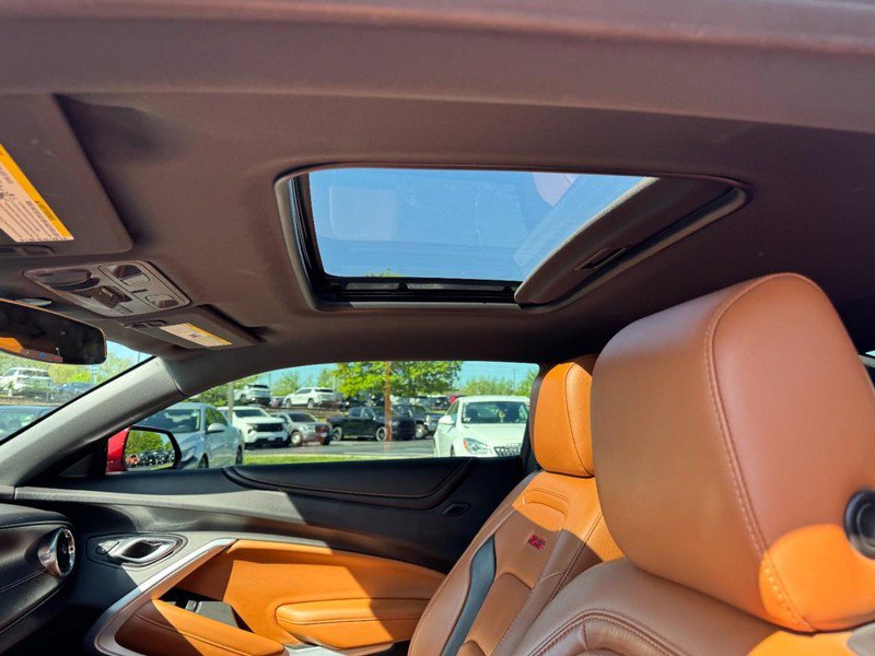 Used 2017 Chevrolet Camaro SS RWD image 11