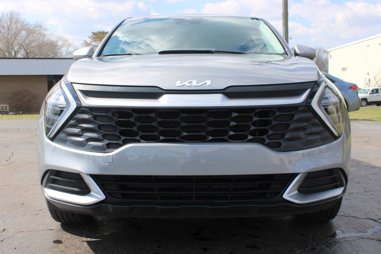 Used 2024 Kia Sportage LX image 2