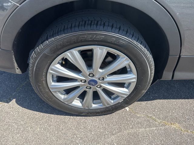 Used 2018 Ford Escape Titanium image 9