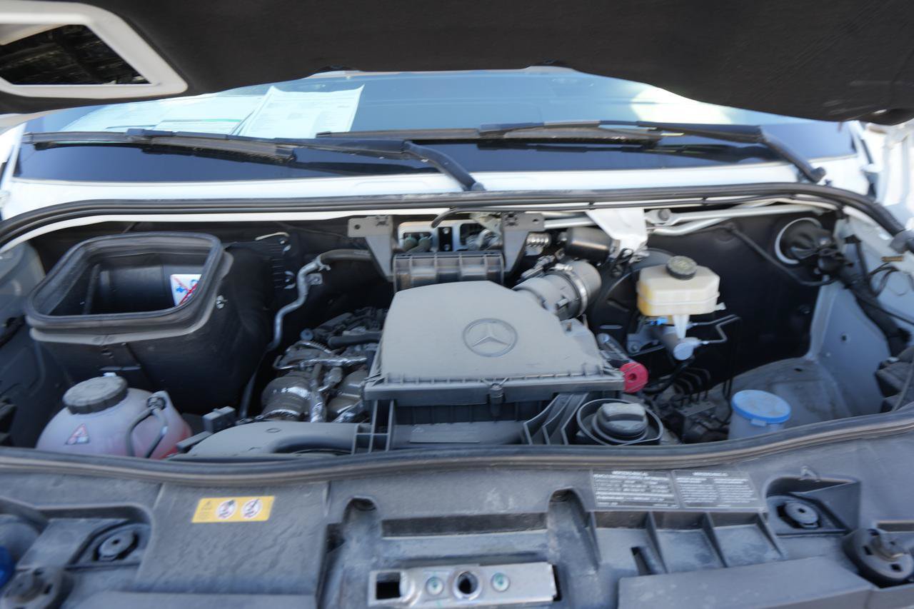 Used 2024 Mercedes-Benz Sprinter 2500 image 25