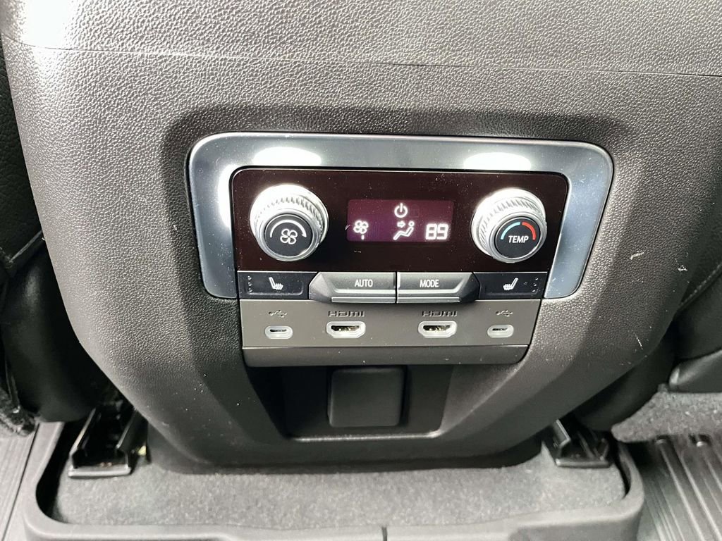 Used 2021 GMC Yukon Denali w/ Denali Premium Package image 32