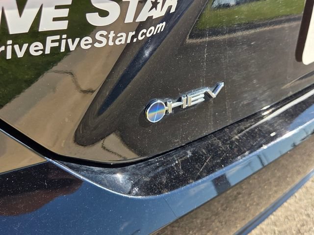 Used 2025 Toyota Camry XLE FWD image 12