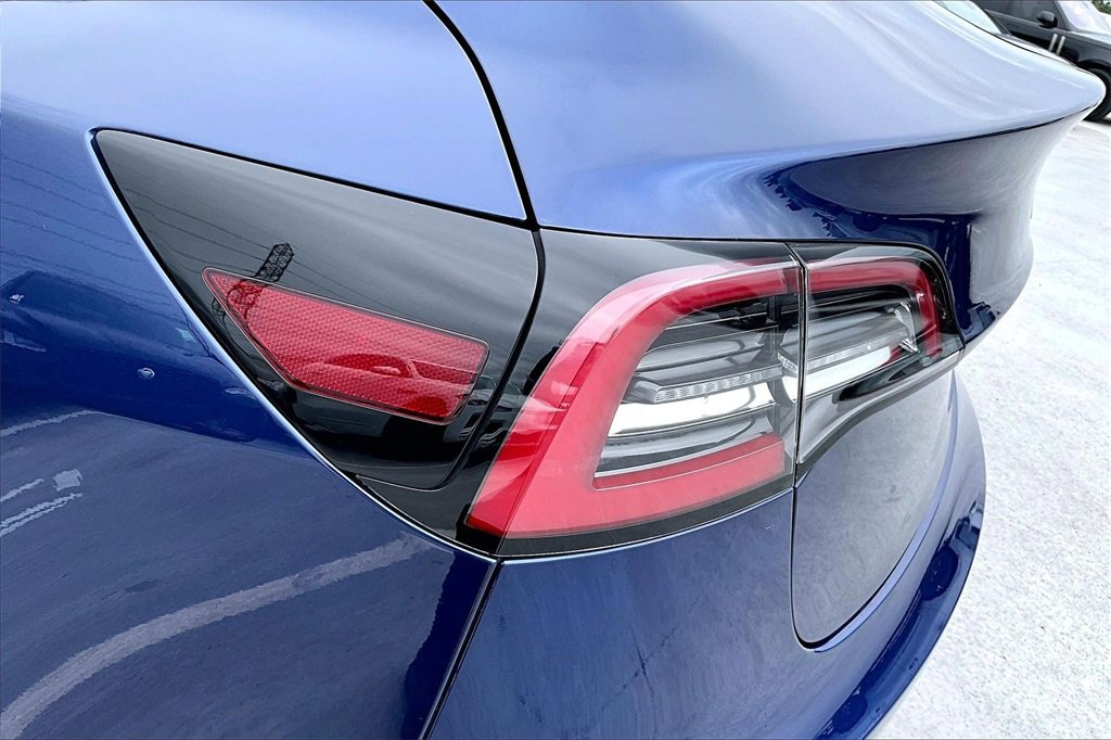 Used 2023 Tesla Model 3 Standard Range image 21