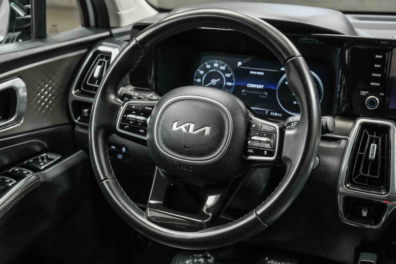 Used 2023 Kia Sorento SX FWD image 18