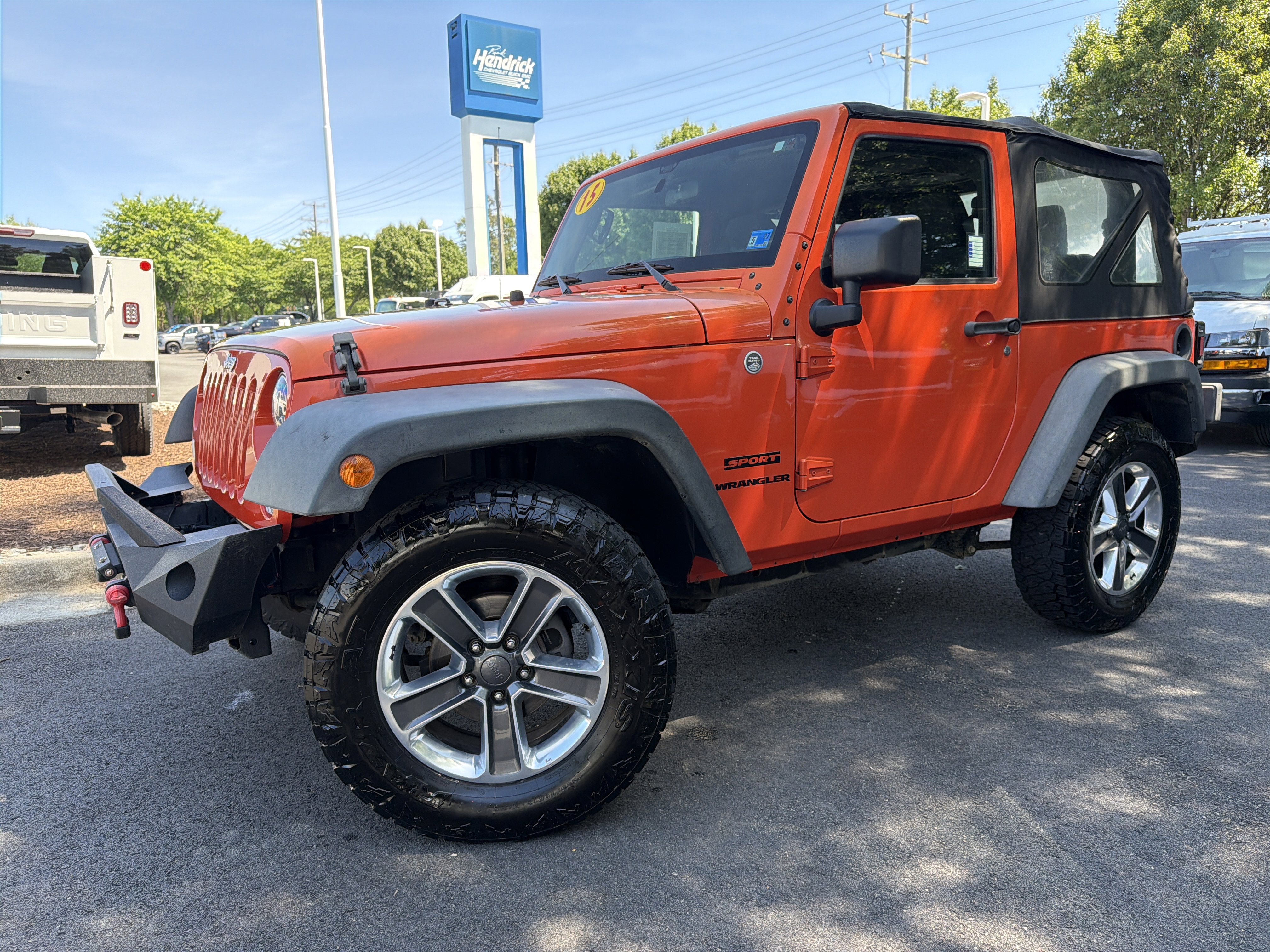 Used 2015 Jeep Wrangler Sport w/ Connectivity Group AWD/4WD image 5