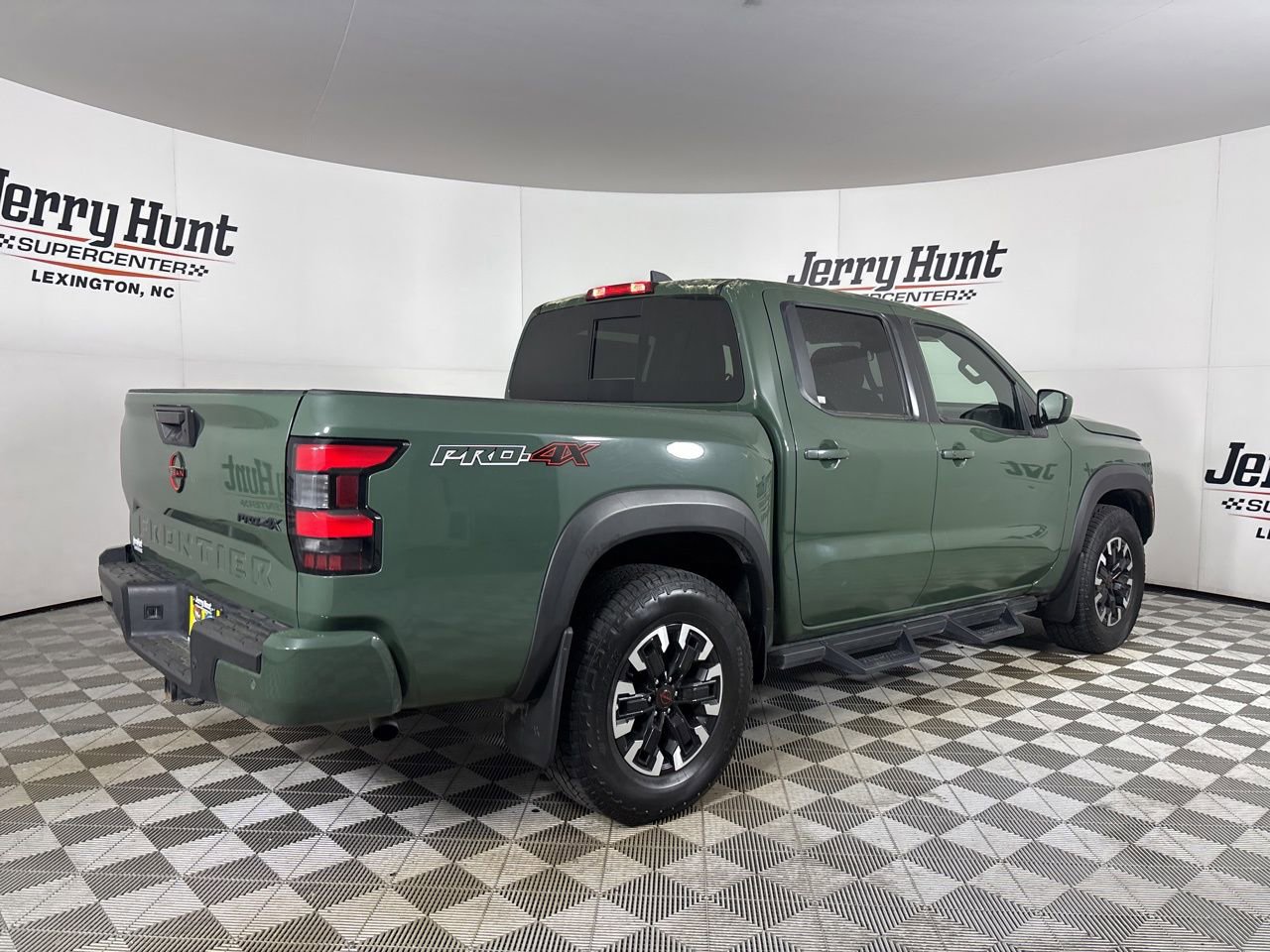 Used 2024 Nissan Frontier PRO-4X w/ Technology Package AWD/4WD image 5
