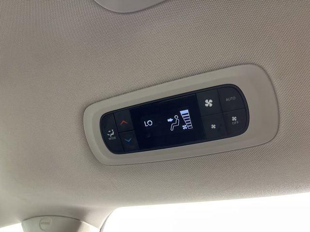 Used 2024 Chrysler Pacifica Touring-L FWD image 46