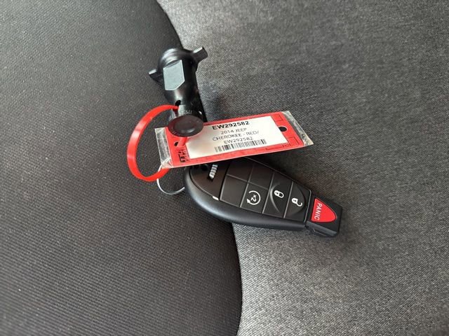 Used 2014 Jeep Cherokee Sport w/ Cold Weather Group FWD image 28