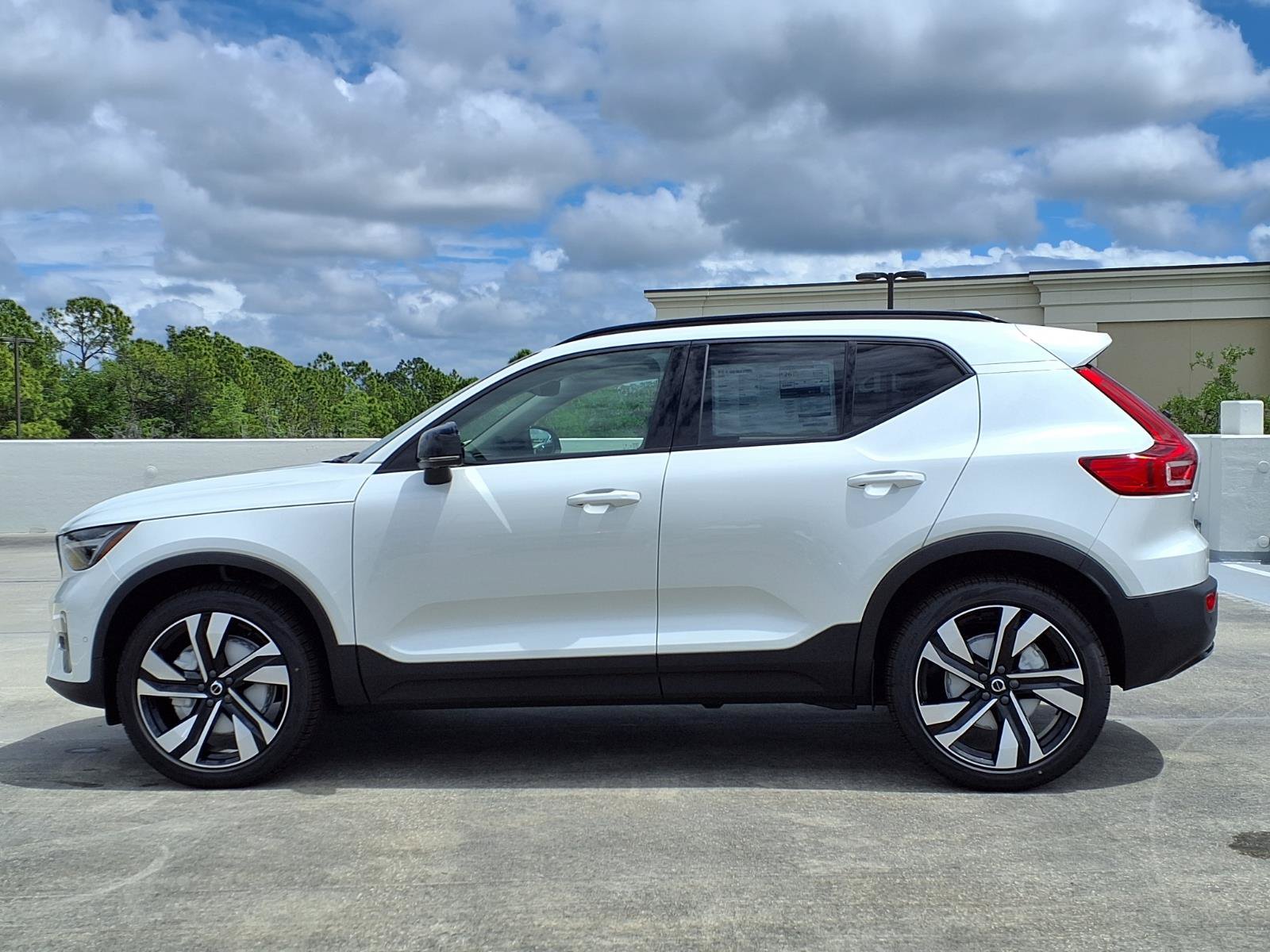 New 2026 Volvo XC40 B5 Ultra w/ Protection Package Premier AWD/4WD image 4