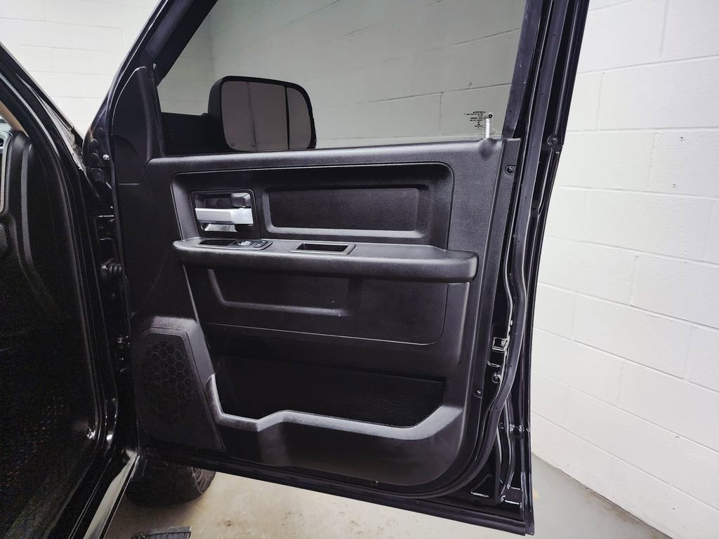 Used 2019 RAM 3500 Tradesman w/ Chrome Appearance Group image 30