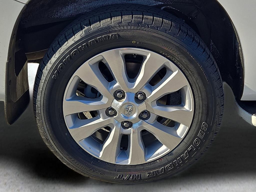 Used 2017 Toyota Sequoia Platinum image 8