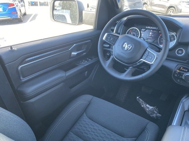 New 2026 RAM 1500 4x4 Crew Cab image 32
