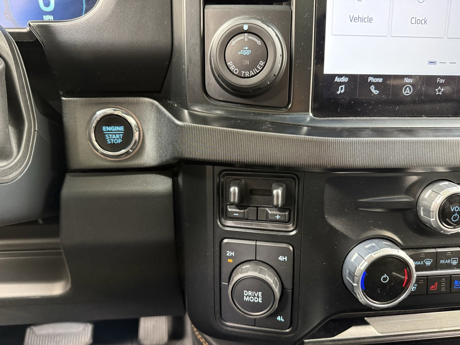 Used 2023 Ford F450 Platinum image 26