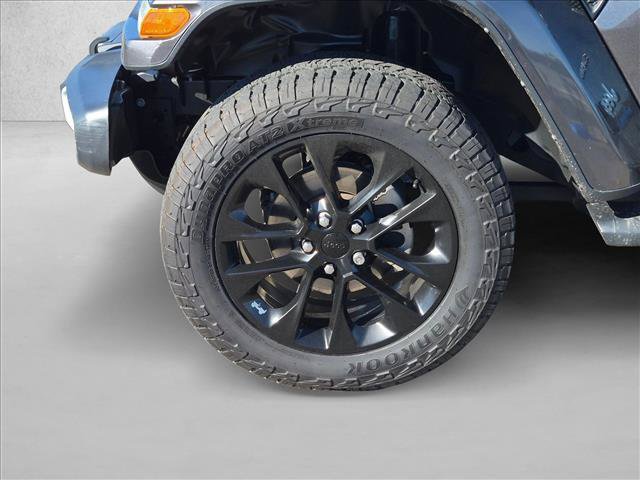 Used 2021 Jeep Wrangler Unlimited Sahara w/ Cold Weather Group AWD/4WD image 13