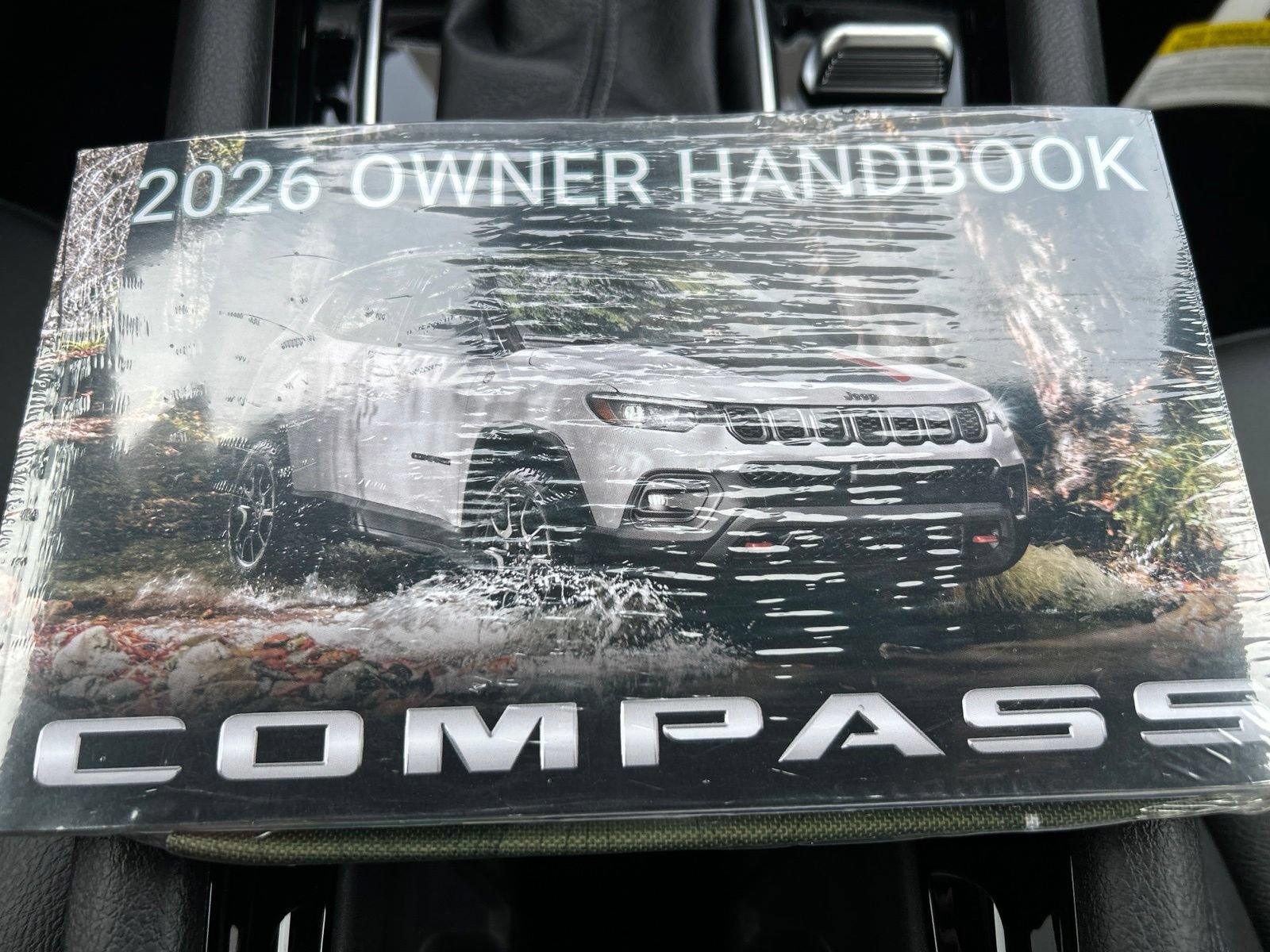New 2026 Jeep Compass Latitude AWD/4WD image 32