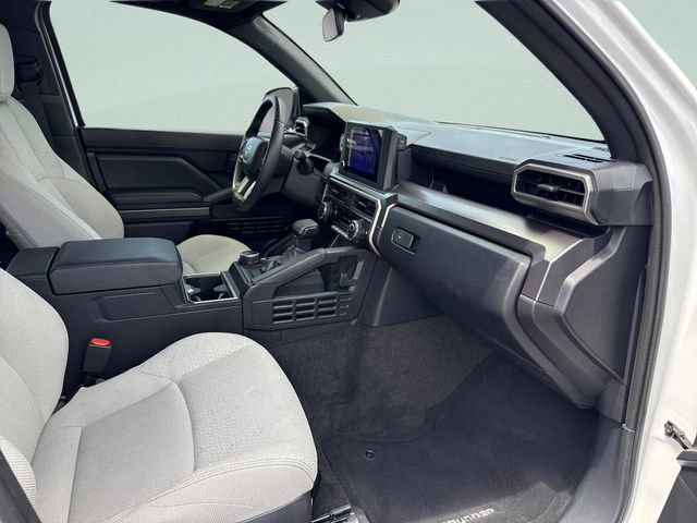 Used 2025 Toyota 4Runner SR5 AWD/4WD image 22
