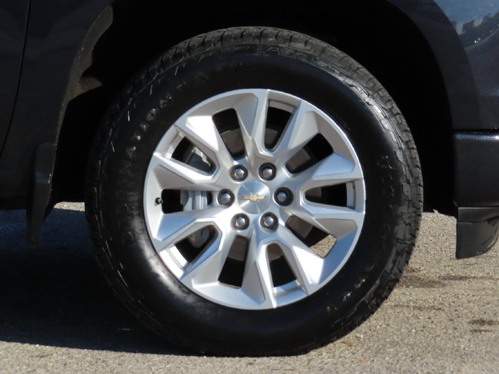Used 2023 Chevrolet Silverado 1500 Custom AWD/4WD image 11