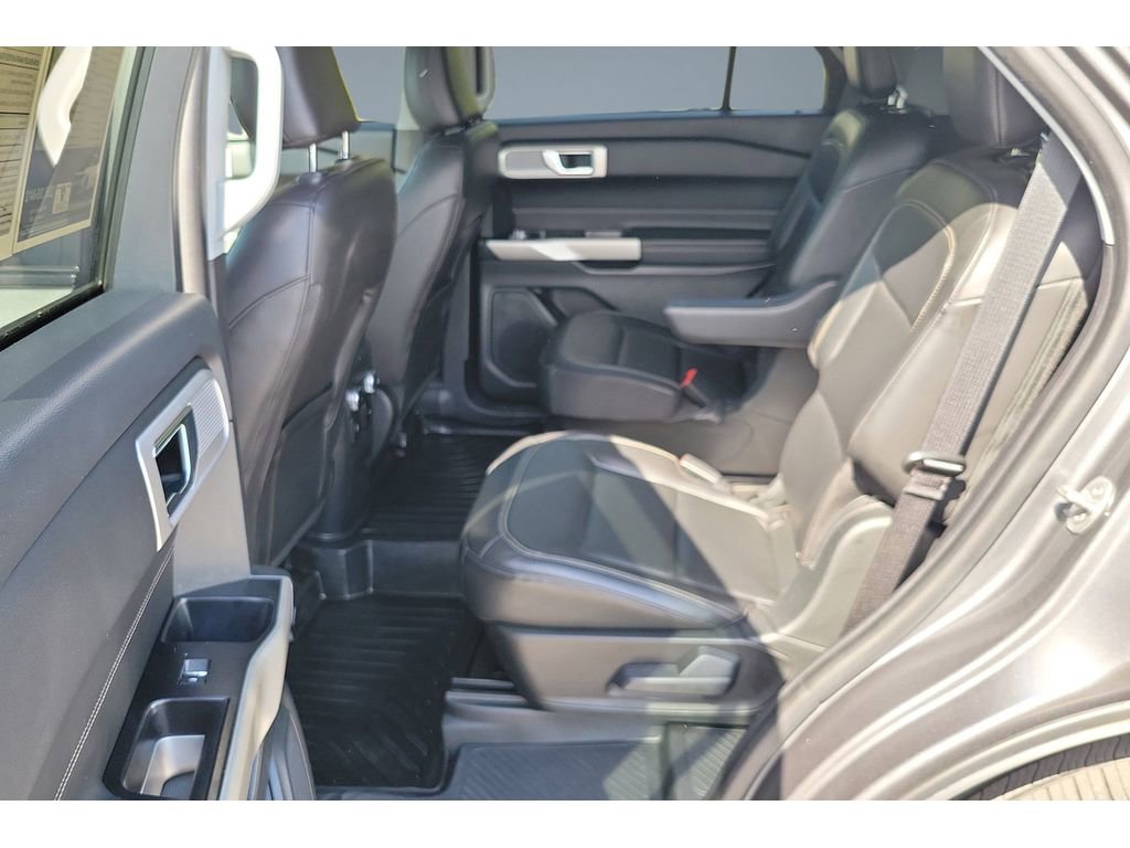 Used 2022 Ford Explorer XLT w/ Equipment Group 202A RWD image 15