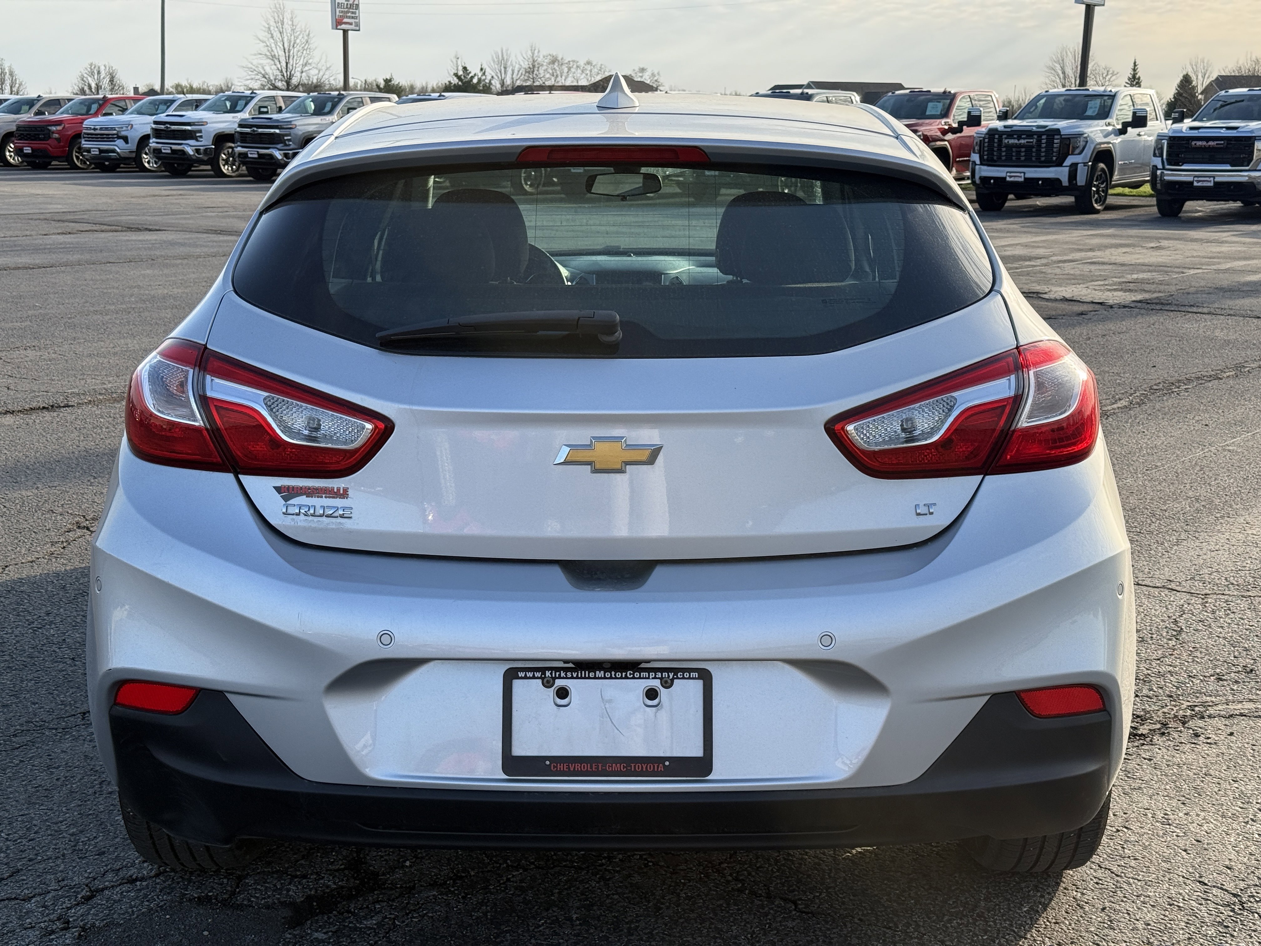 Used 2019 Chevrolet Cruze LT w/ Convenience Package image 4