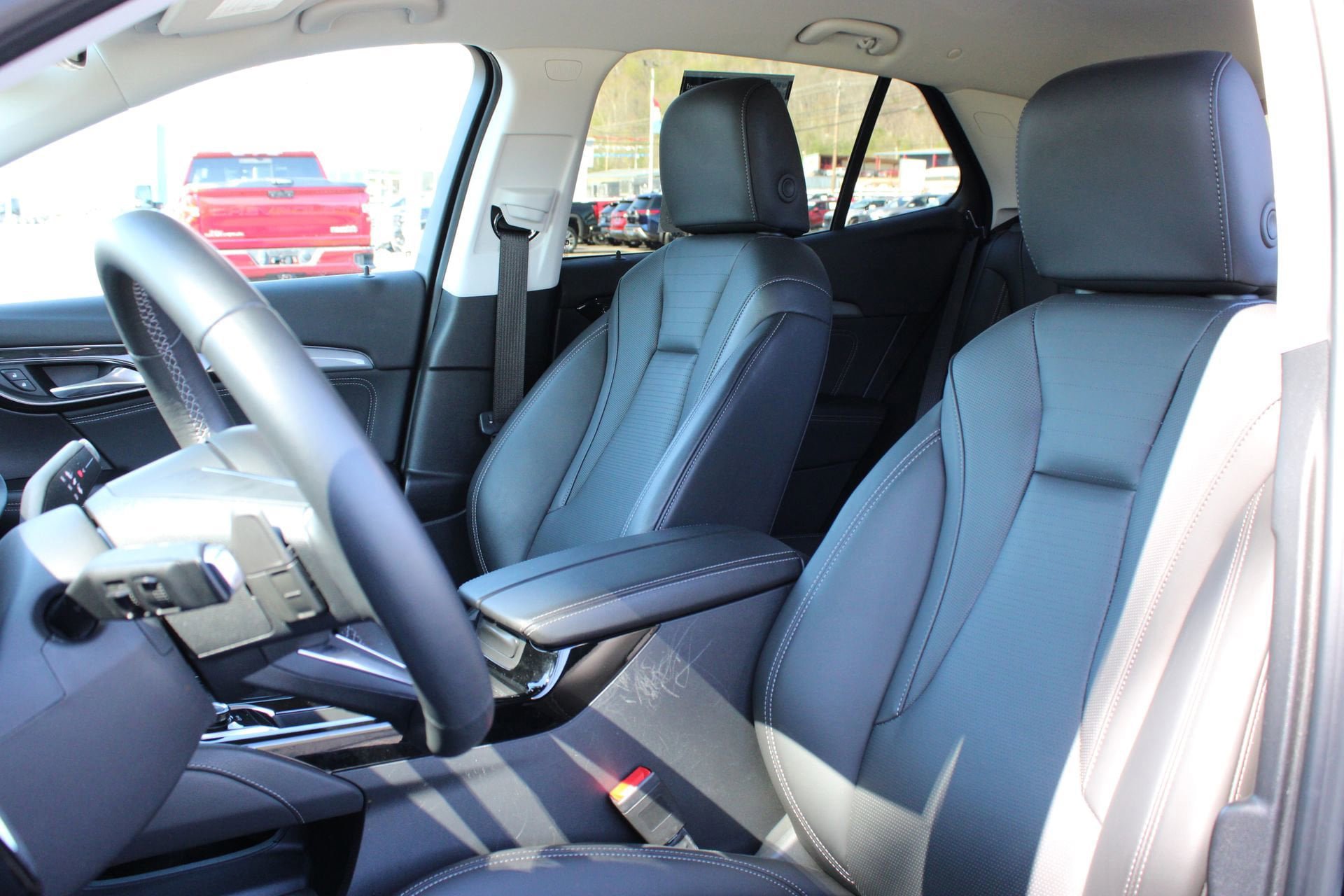 Used 2025 Buick Envision Preferred AWD/4WD image 14