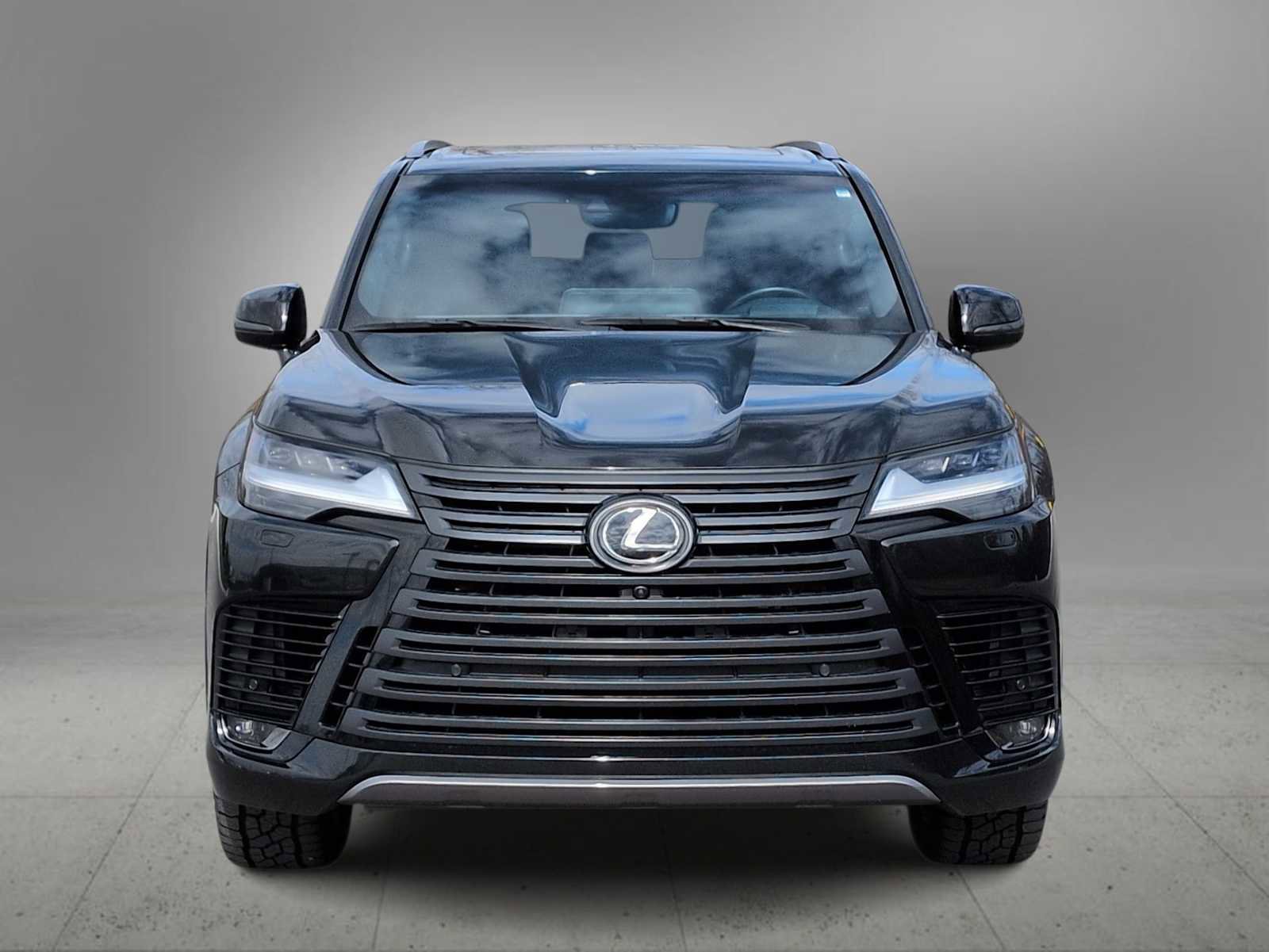 Used 2023 Lexus LX 600 4WD w/ Appearance Package image 3