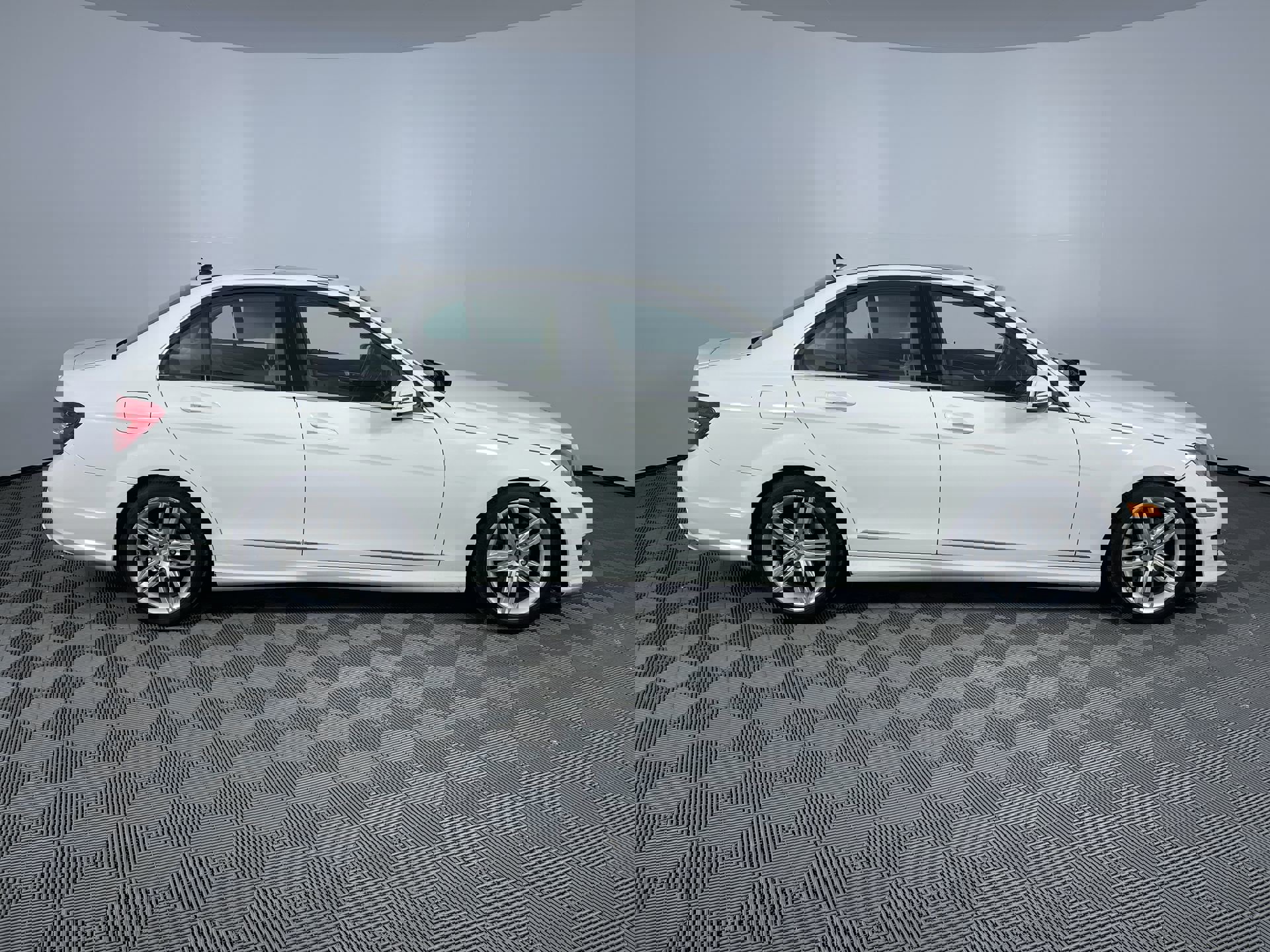 Used 2012 Mercedes-Benz C 300 4MATIC Sedan image 10