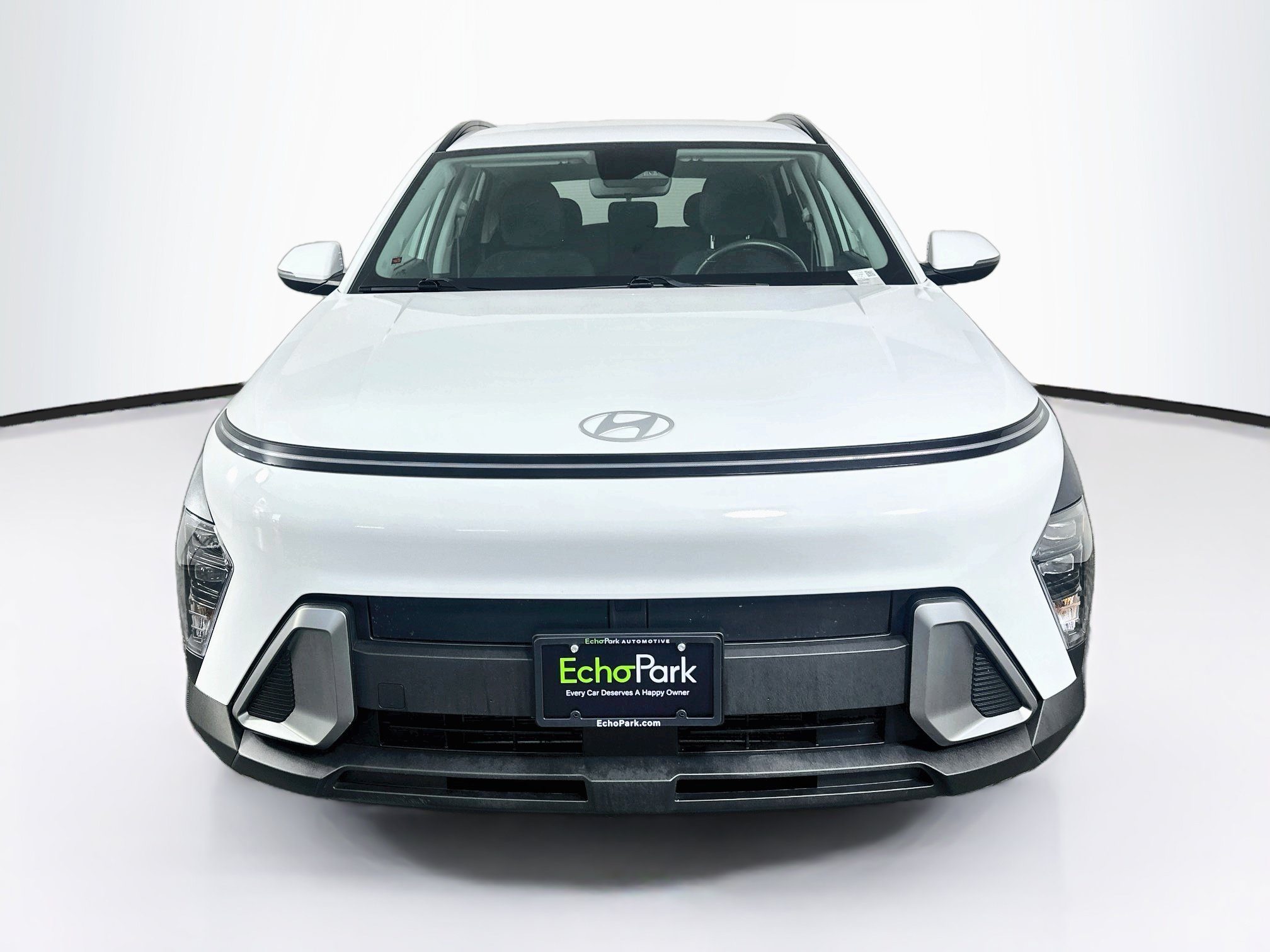 Used 2025 Hyundai Kona SEL FWD image 2