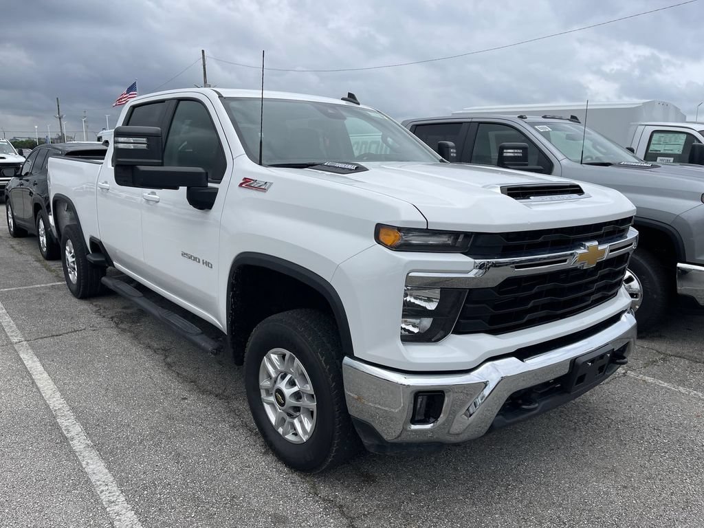 Used 2025 Chevrolet Silverado 2500 LT w/ Convenience Package AWD/4WD image 13