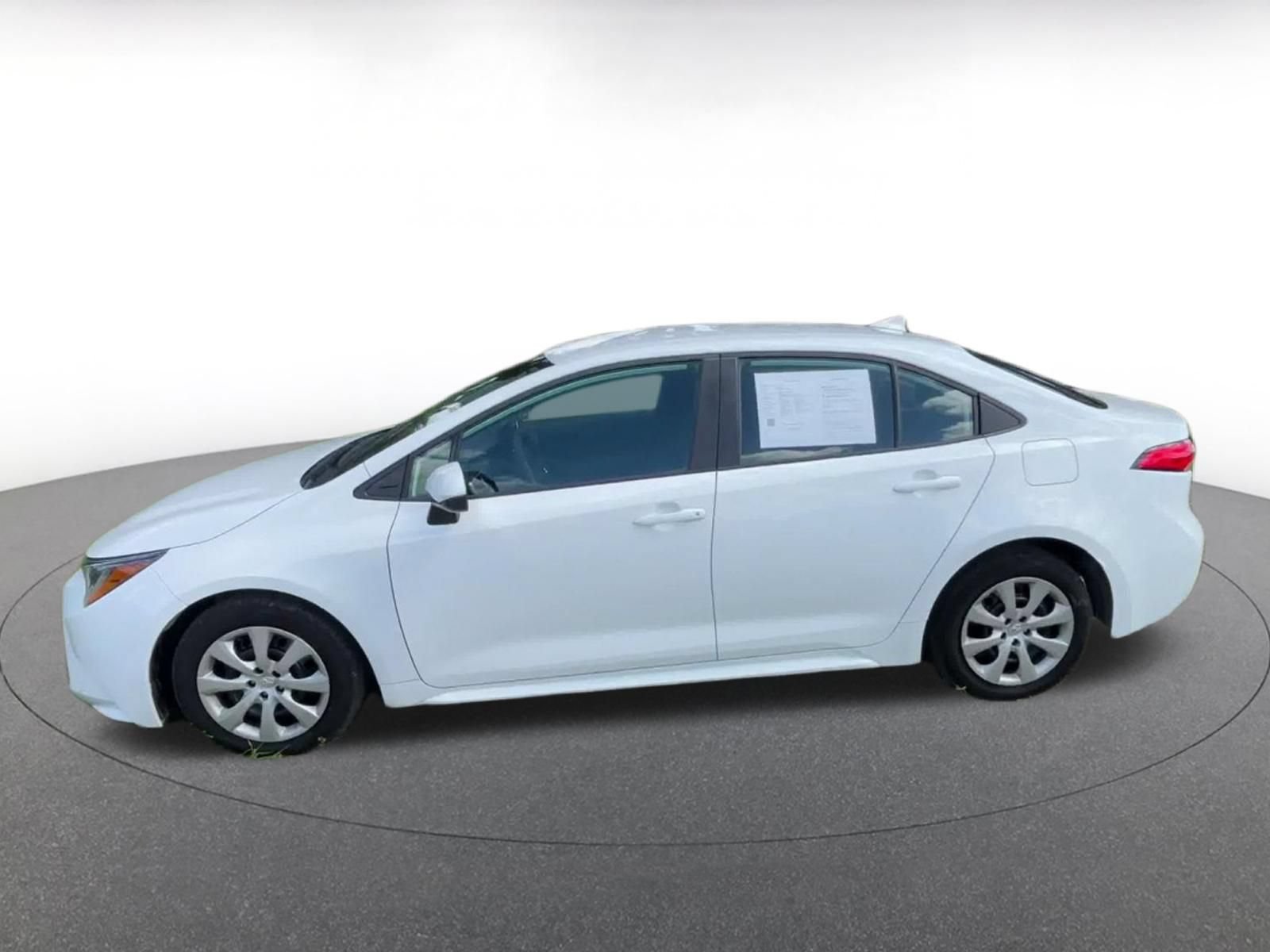Used 2025 Toyota Corolla LE FWD image 8