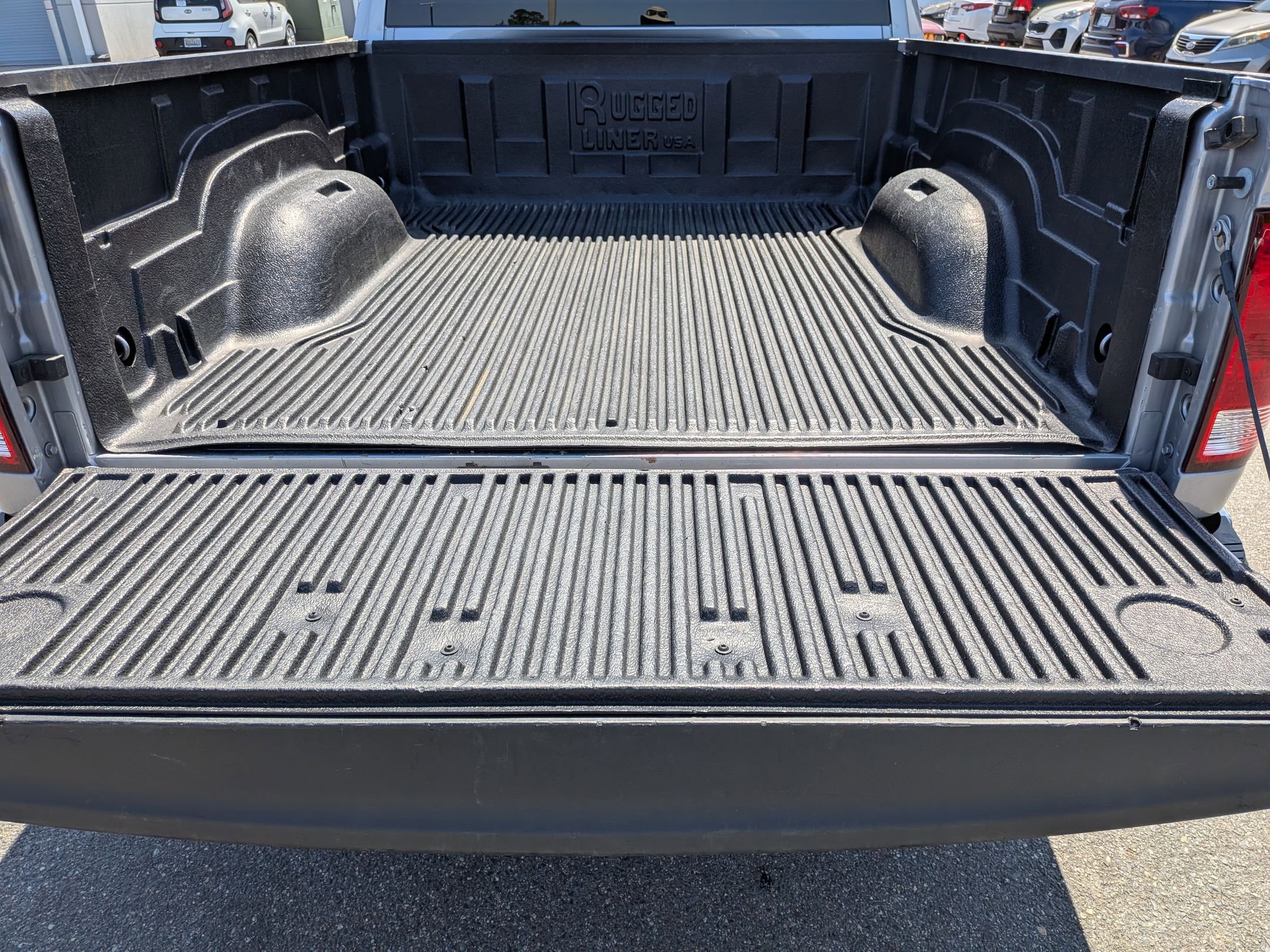 Used 2024 RAM 1500 Classic SLT AWD/4WD image 31