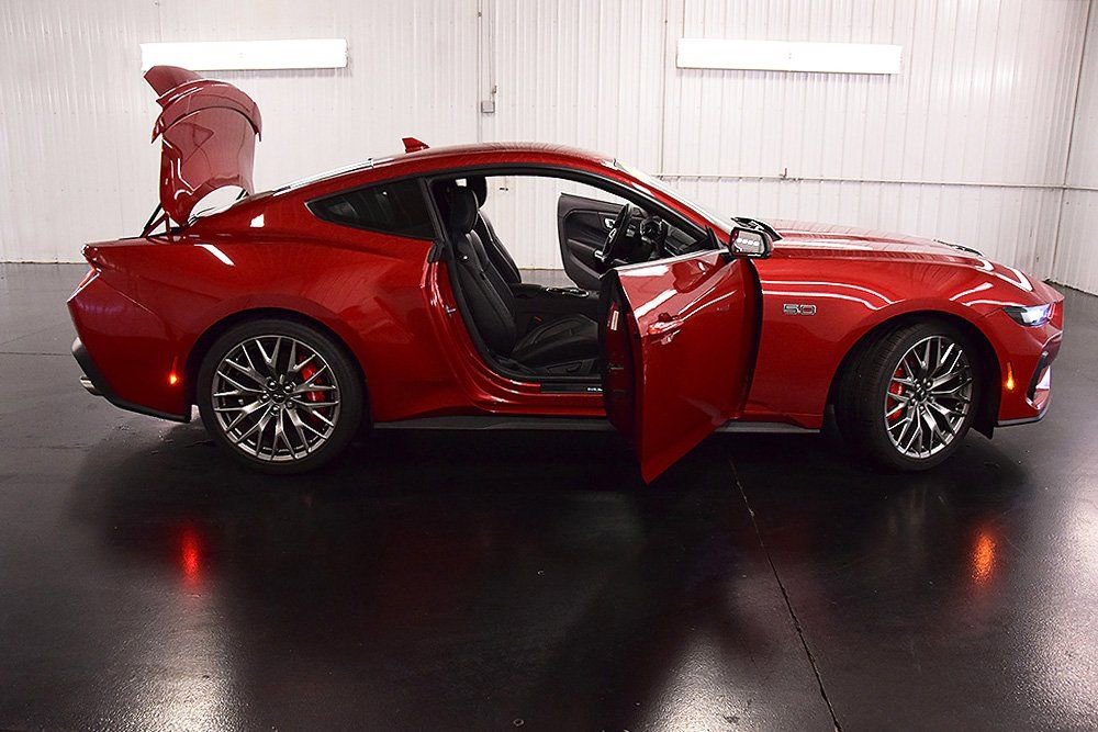 Used 2024 Ford Mustang GT Premium image 32