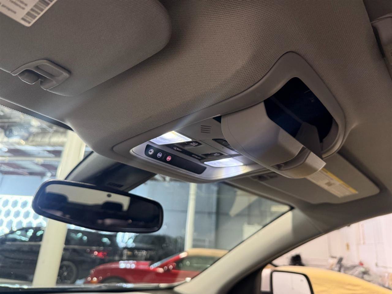 Used 2019 GMC Acadia SLT AWD/4WD image 30