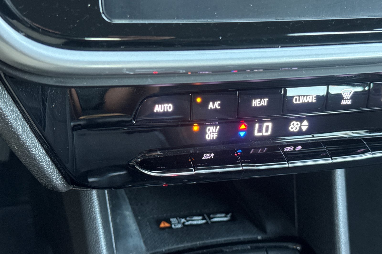 Used 2023 Chevrolet Bolt EUV LT w/ Driver Confidence Package FWD image 28