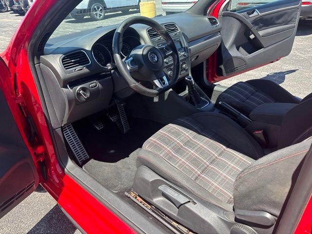 Used 2012 Volkswagen Golf 2-Door FWD image 16
