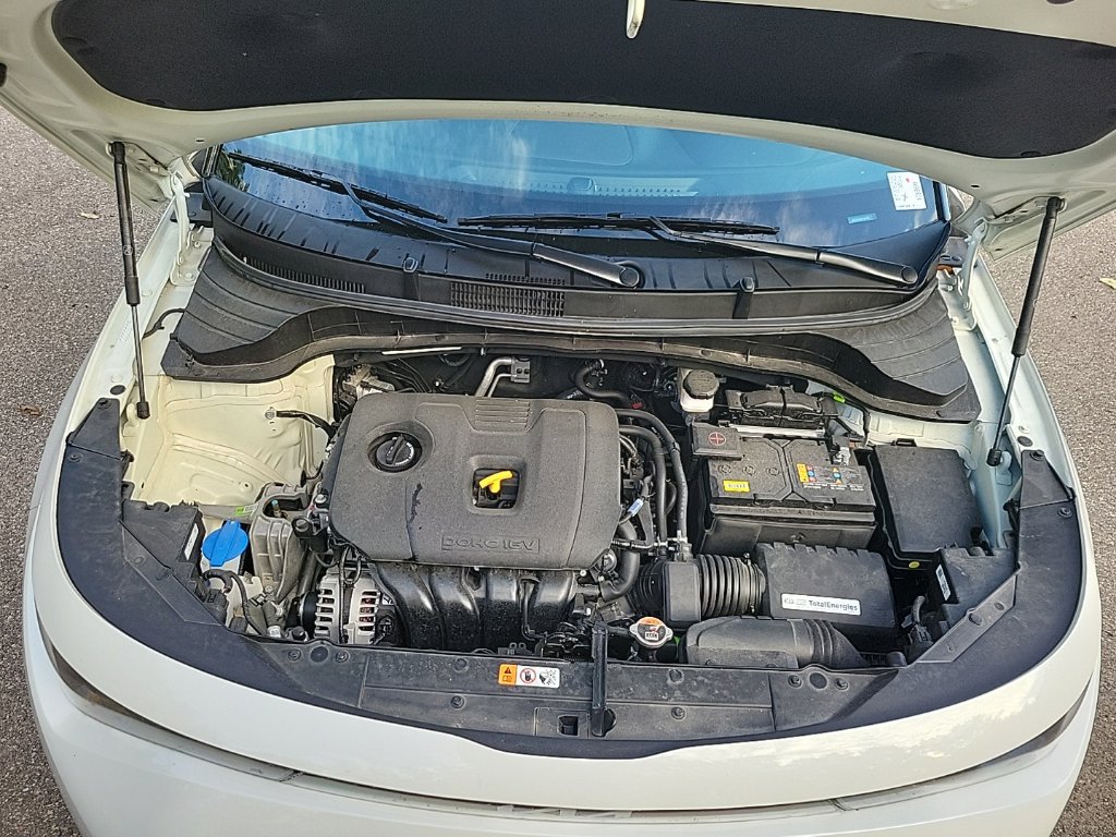 Used 2025 Kia Soul LX w/ LX Technology Package FWD image 22