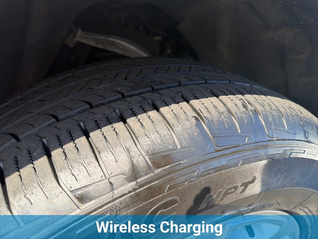 Used 2023 Chevrolet Suburban Premier image 35